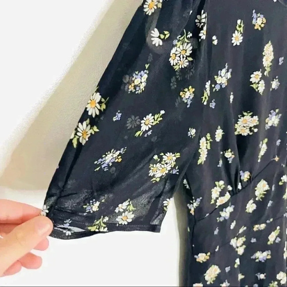 NEW Reformation Maylin Floral Print Dress Daisy Bohemian Lightweight Y2K Preppy - Picture 4 of 7